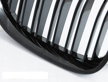 Grilă neagră lucioasă BMW E60 E61 03-10
