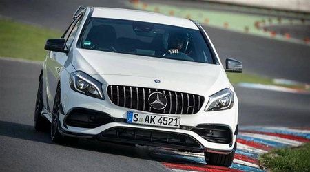 GRILĂ MERCEDES W176 9/15-18 AMG LOOK B/C PANAMER.