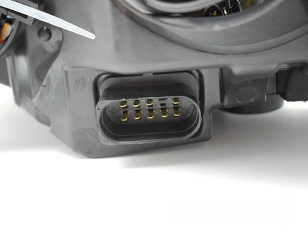 Lampă față stânga pentru Skoda Fabia 14-18 H4 TYC