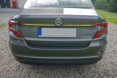 Banda hayon deasupra plăcilor Fiat Tipo 2016+ SEDAN