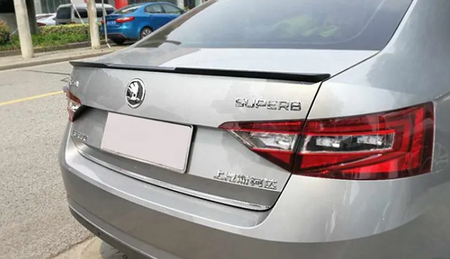 SPOILER PENTRU HAYON SKODA SUPERB 3 15-20 CU DECUPAJ