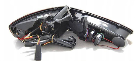 Diode secvențiale cu fum roșu pentru Audi A4 b8 12-15 sedan