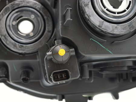 Lampă față dreapta pentru Mitsubishi Pajero 10-15