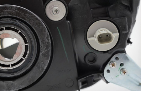 Lampă față dreapta pentru Mitsubishi Pajero 10-15