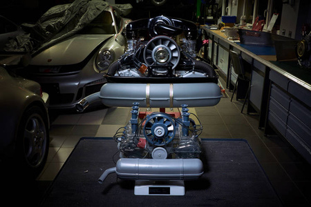 Porsche 911 BOXER - model cu motor pliabil