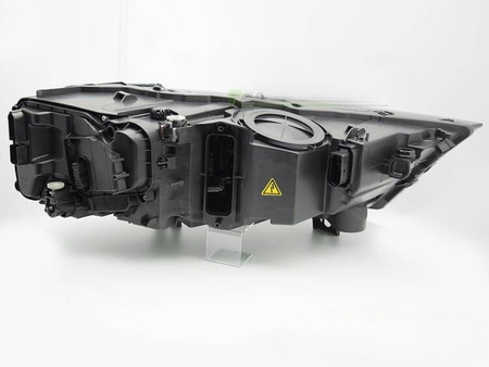 Far xenon stâng TYC pentru Audi Q7 15-19
