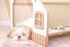 Дървена кучешка къщичка с легло и купи, бежово каре